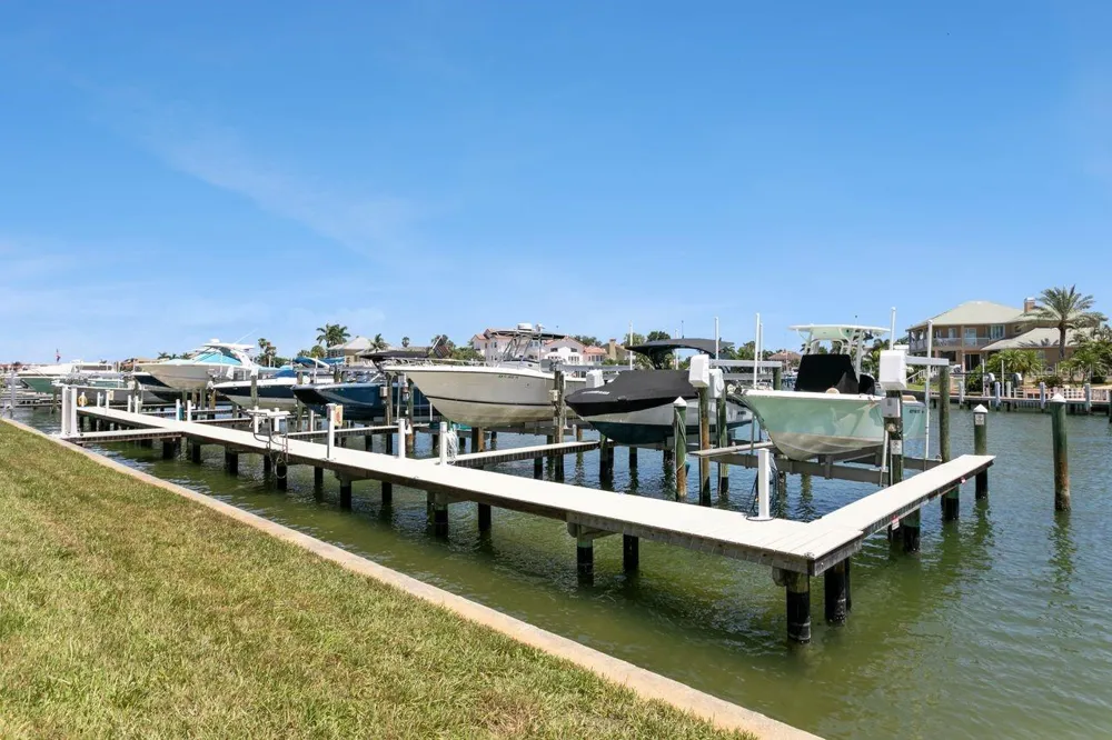 521 PINELLAS BAYWAY S #105 Tierra Verde, FL 33715