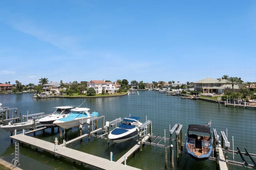 521 PINELLAS BAYWAY S #105 Tierra Verde, FL 33715