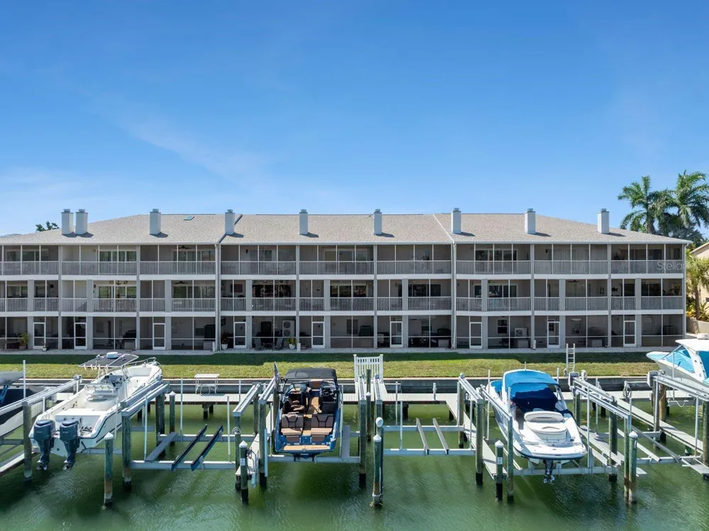521 PINELLAS BAYWAY S #105 Tierra Verde, FL 33715