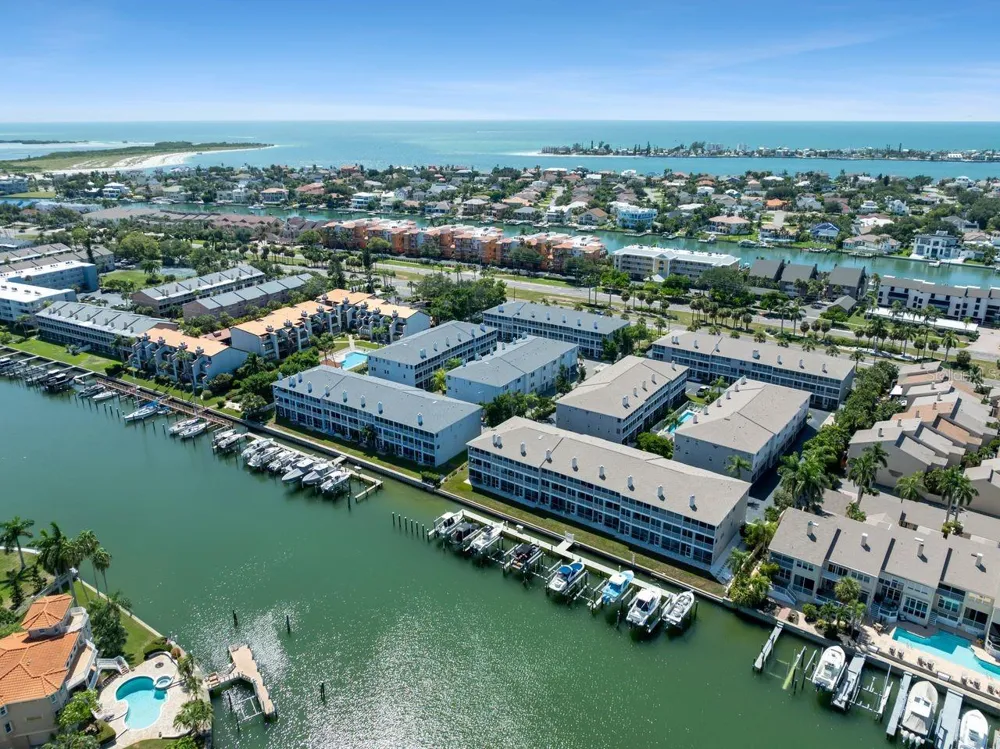 521 PINELLAS BAYWAY S #105 Tierra Verde, FL 33715