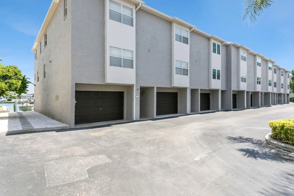 521 PINELLAS BAYWAY S #105 Tierra Verde, FL 33715