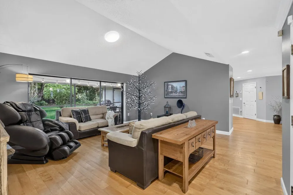 4395 OAK VIEW DRIVE Sarasota, FL 34232