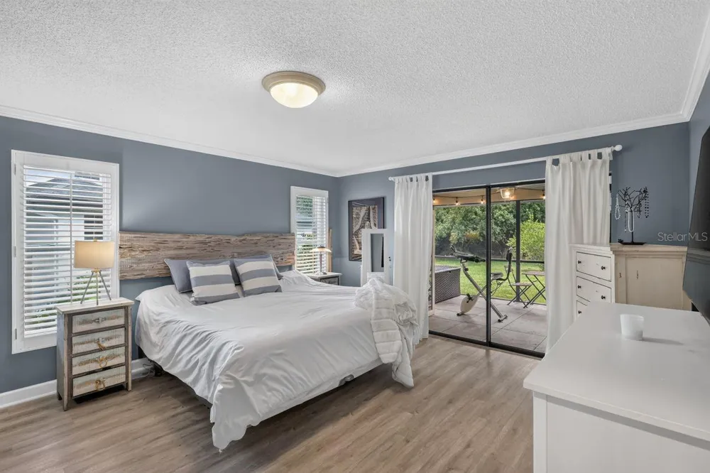 4395 OAK VIEW DRIVE Sarasota, FL 34232