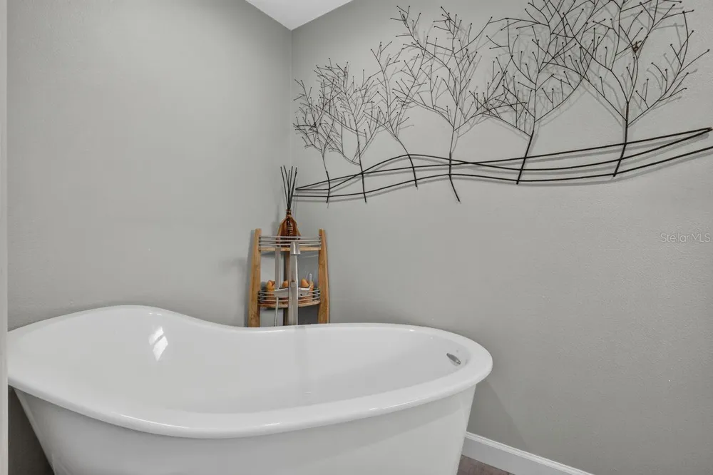4395 OAK VIEW DRIVE Sarasota, FL 34232