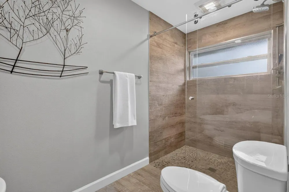 4395 OAK VIEW DRIVE Sarasota, FL 34232