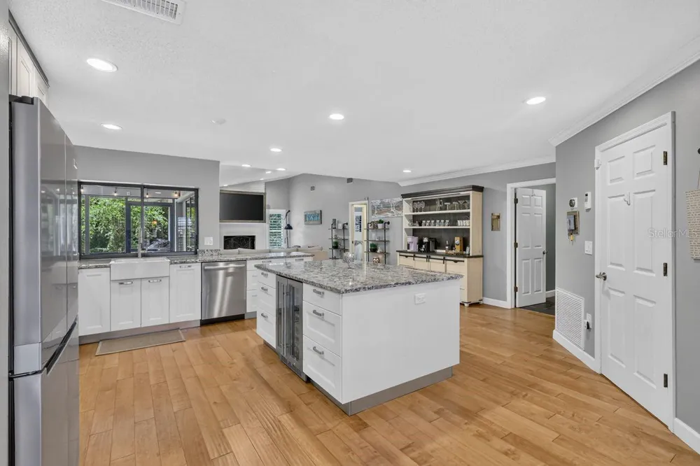 4395 OAK VIEW DRIVE Sarasota, FL 34232