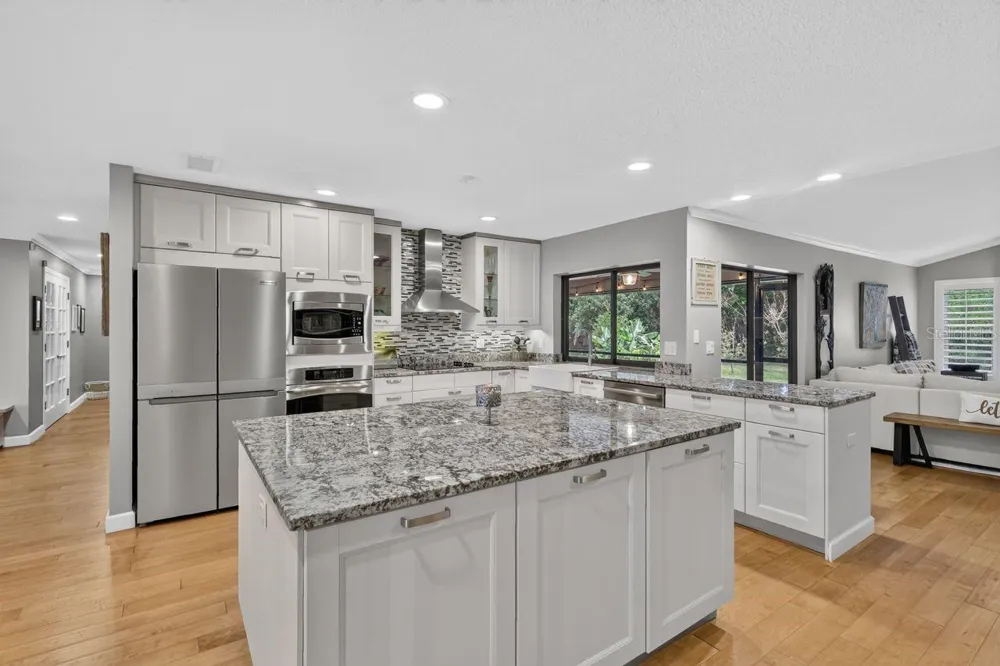 4395 OAK VIEW DRIVE Sarasota, FL 34232