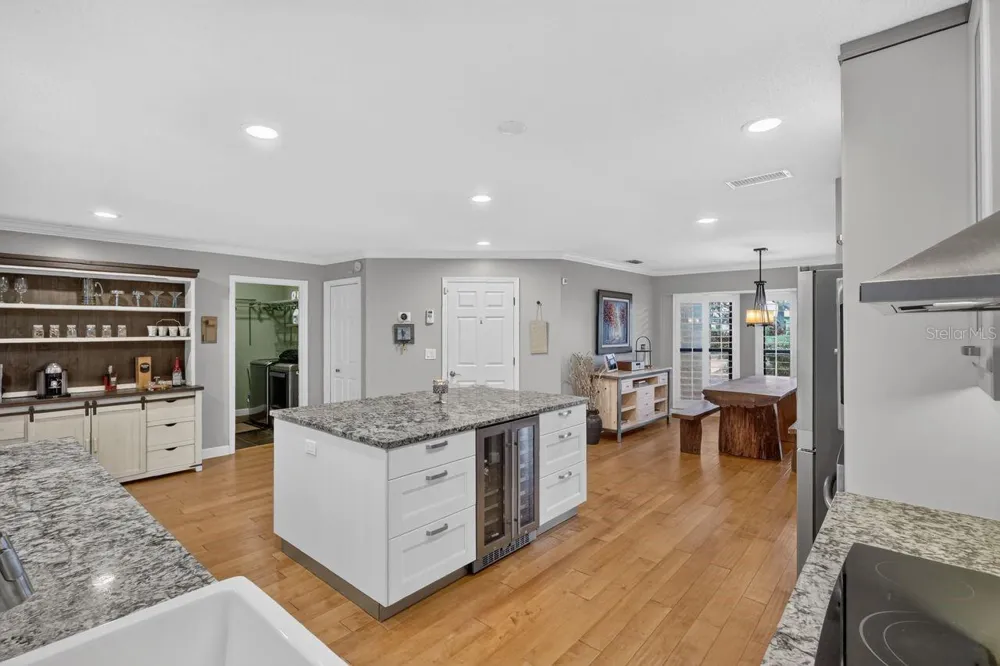 4395 OAK VIEW DRIVE Sarasota, FL 34232