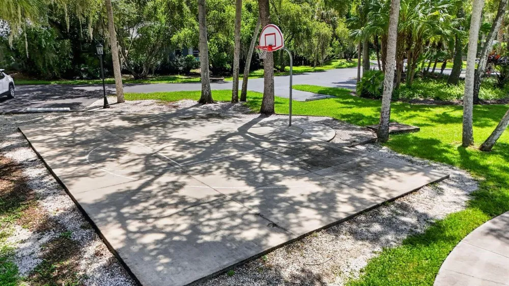 4395 OAK VIEW DRIVE Sarasota, FL 34232