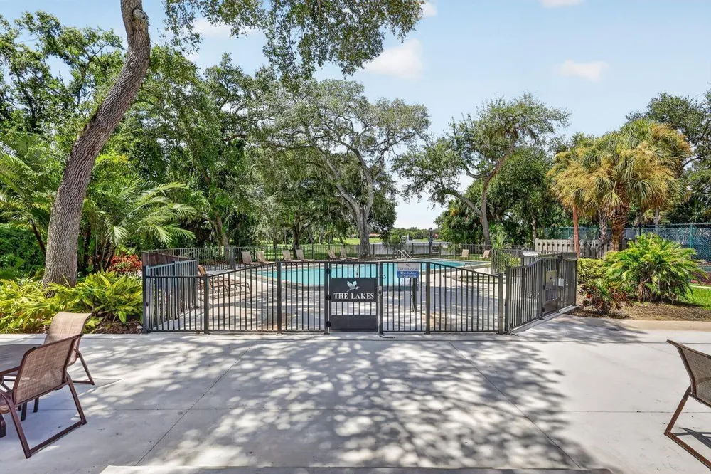 4395 OAK VIEW DRIVE Sarasota, FL 34232