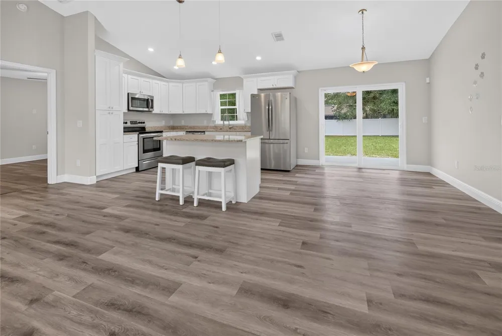 1405 E VOORHIS AVENUE Deland, FL 32724