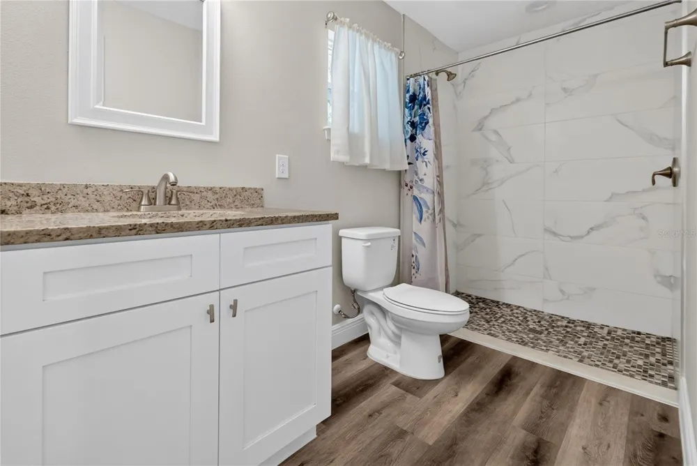 1405 E VOORHIS AVENUE Deland, FL 32724