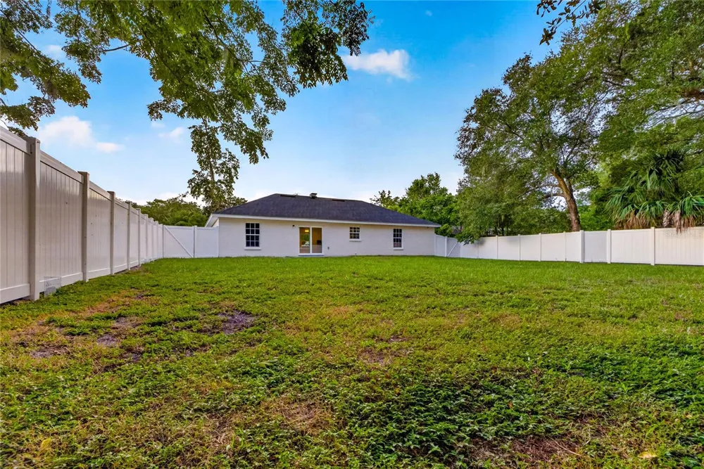 1405 E VOORHIS AVENUE Deland, FL 32724