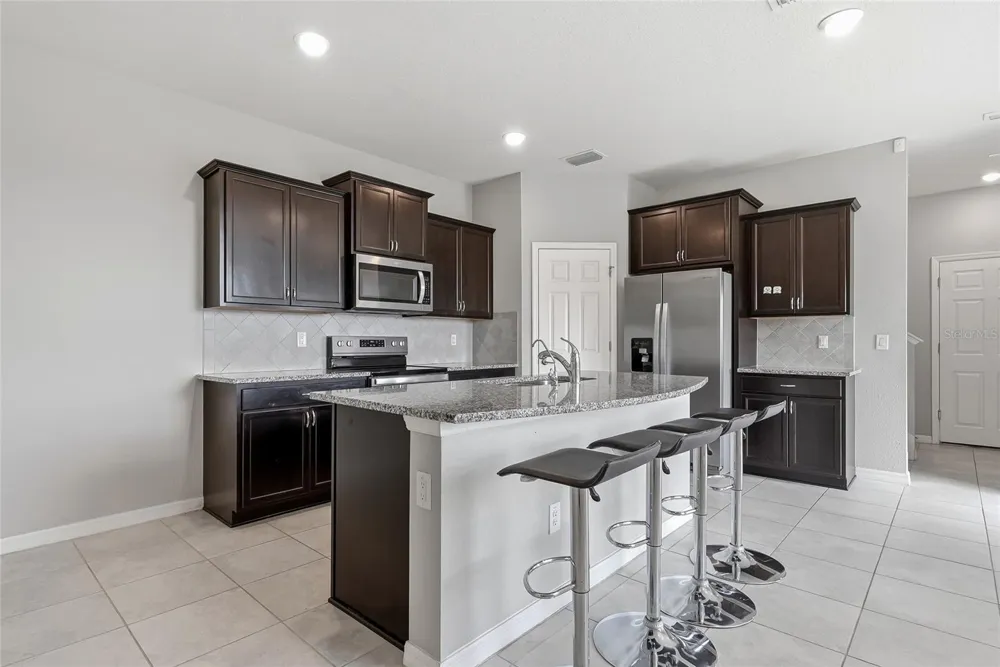 5304 SYLVESTER LOOP Tampa, FL 33610