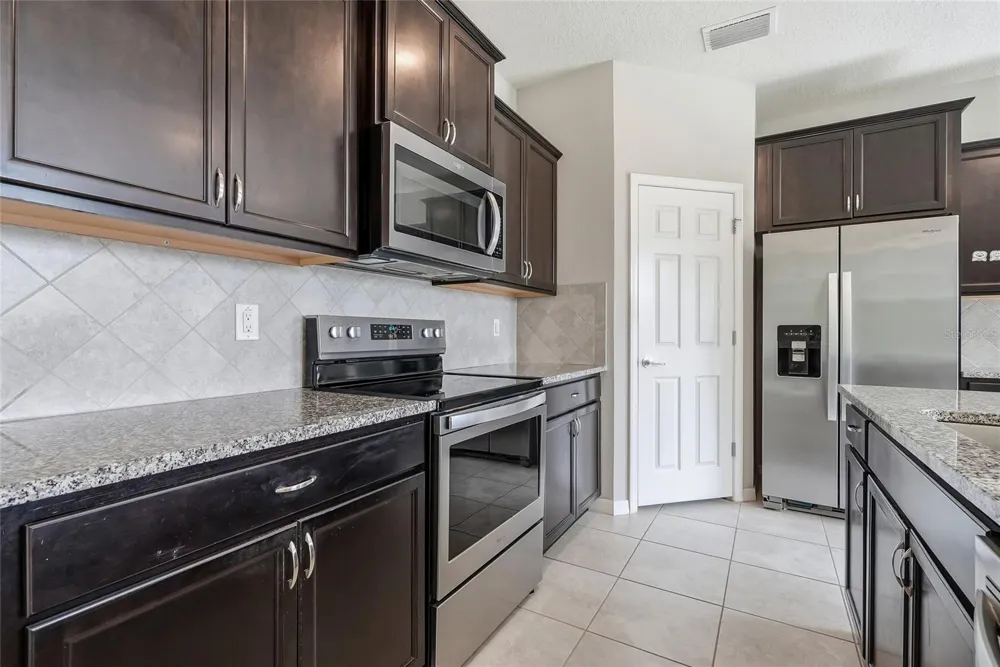 5304 SYLVESTER LOOP Tampa, FL 33610