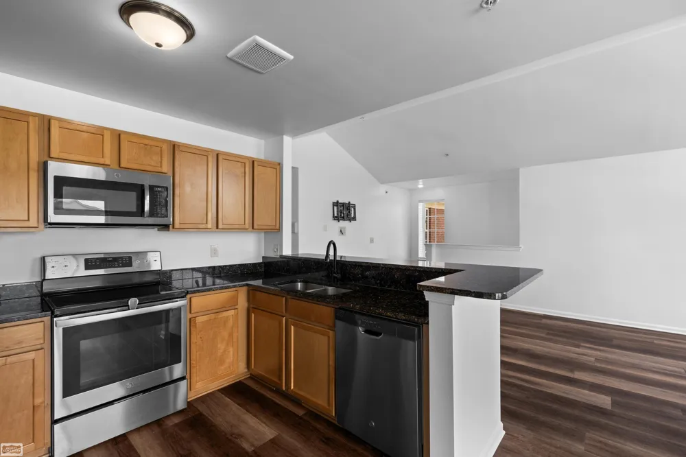 21912 Aberdeen Drive Macomb Township, MI 48042