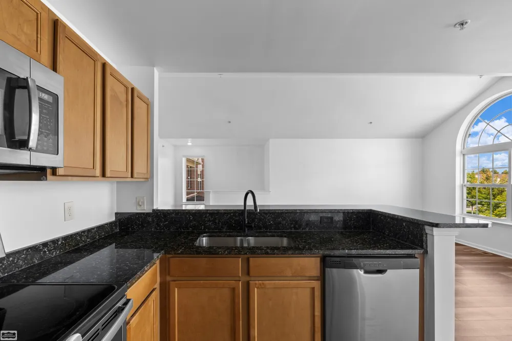 21912 Aberdeen Drive Macomb Township, MI 48042