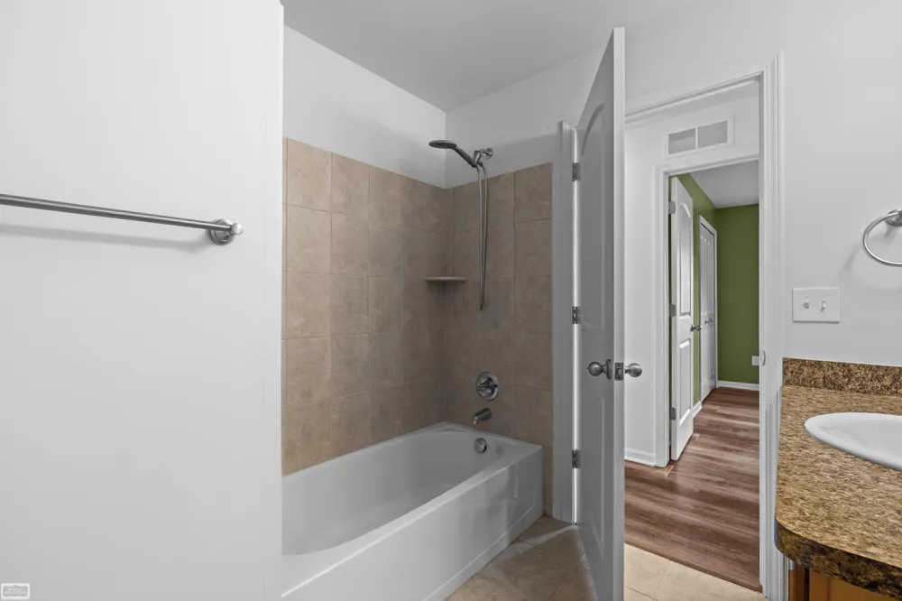 21912 Aberdeen Drive Macomb Township, MI 48042