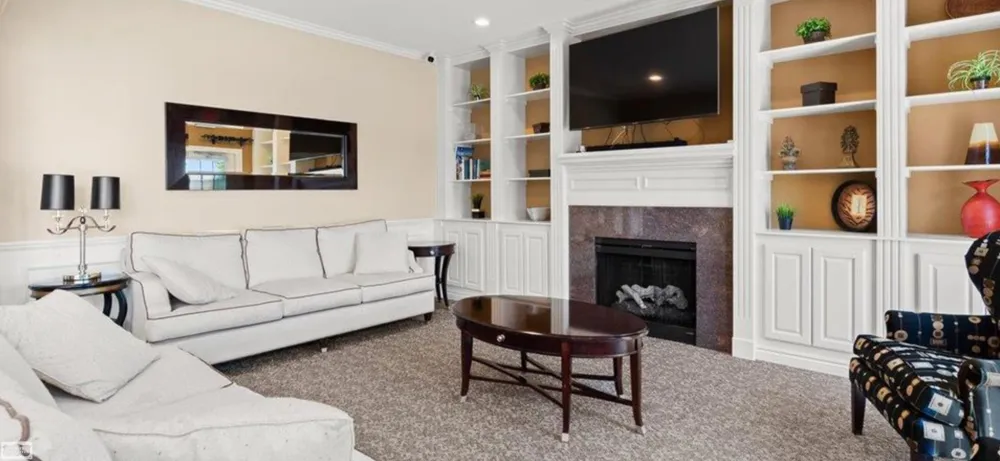 21912 Aberdeen Drive Macomb Township, MI 48042