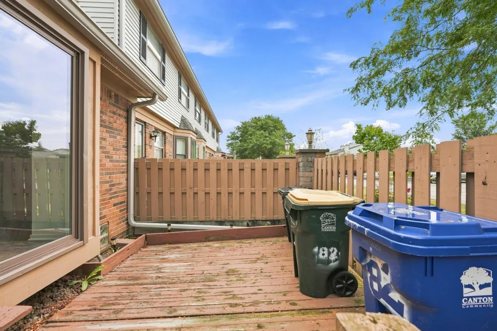 2071 Vine Way Drive #82 Canton Charter Township, MI 48188