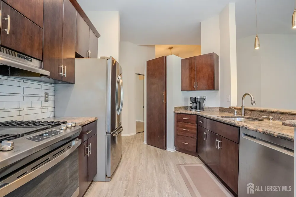 7493 Elm Court South Brunswick, NJ 08852