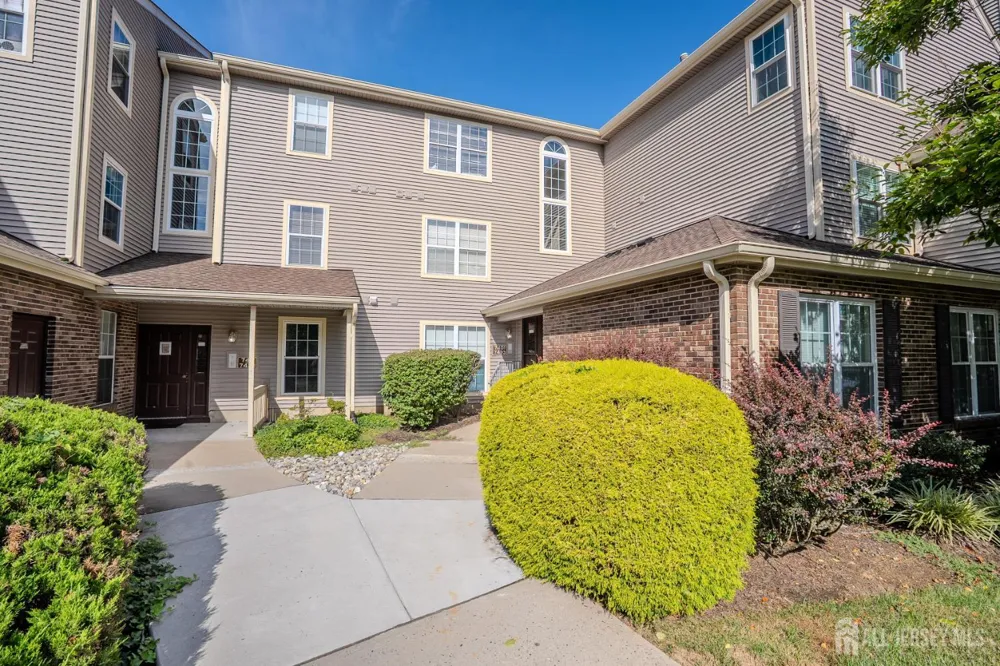 7493 Elm Court South Brunswick, NJ 08852