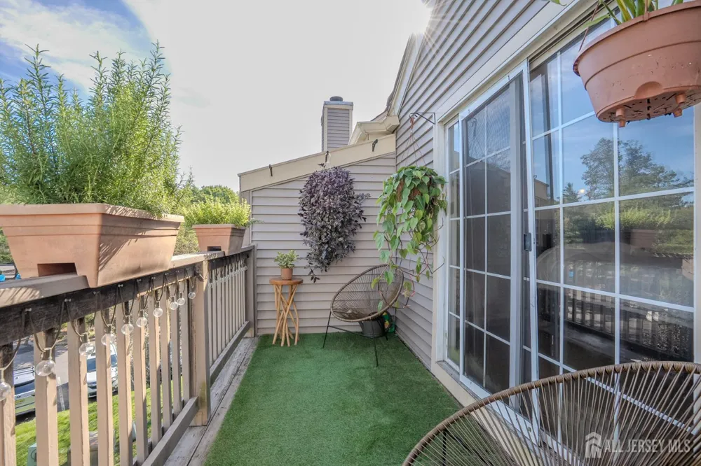 7493 Elm Court South Brunswick, NJ 08852