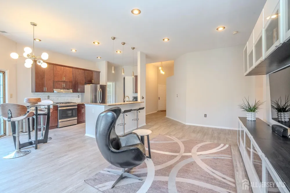 7493 Elm Court South Brunswick, NJ 08852