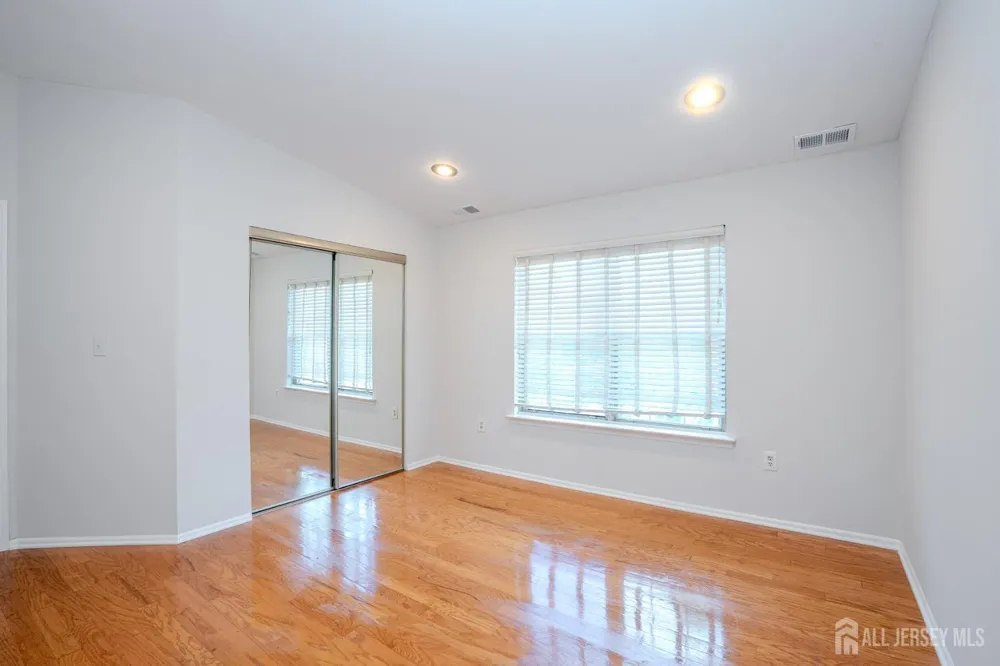 7493 Elm Court South Brunswick, NJ 08852