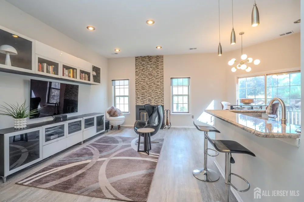 7493 Elm Court South Brunswick, NJ 08852