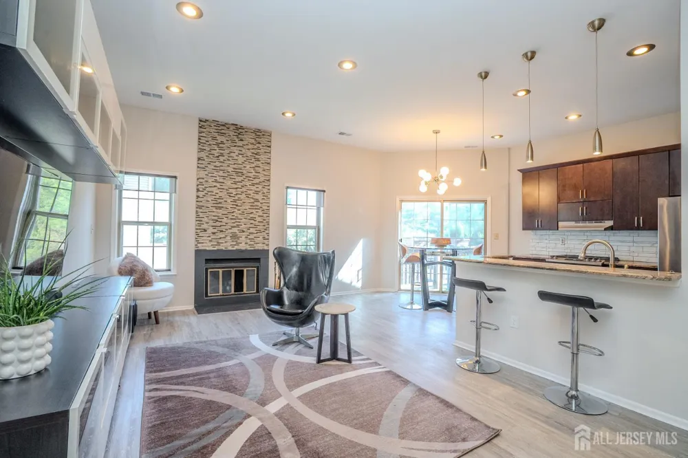 7493 Elm Court South Brunswick, NJ 08852