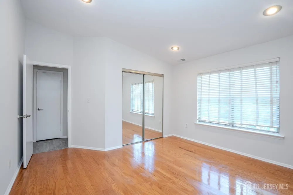 7493 Elm Court South Brunswick, NJ 08852