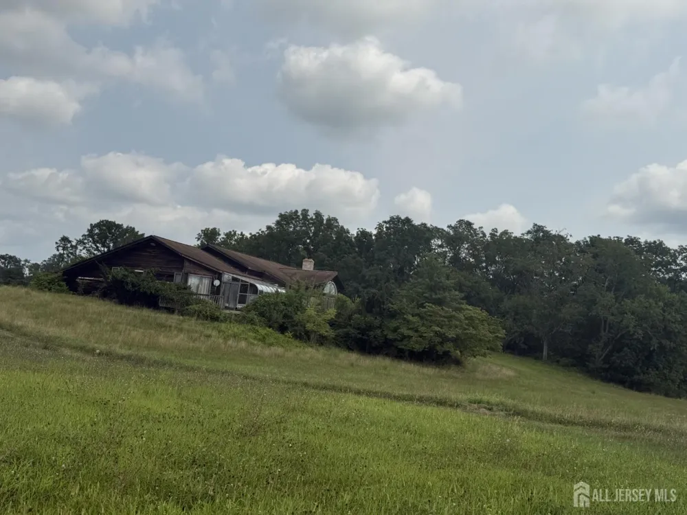 38 Hill Road Upper Freehold, NJ 08501