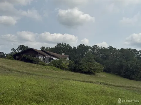 38 Hill Road