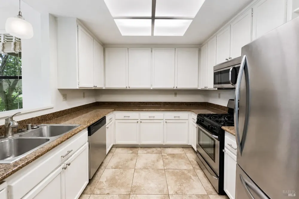 615 Cherry Avenue Sonoma, CA 95476