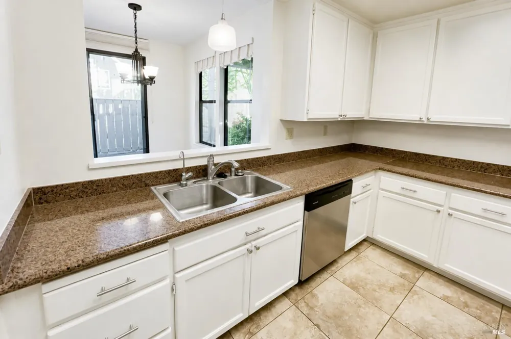 615 Cherry Avenue Sonoma, CA 95476