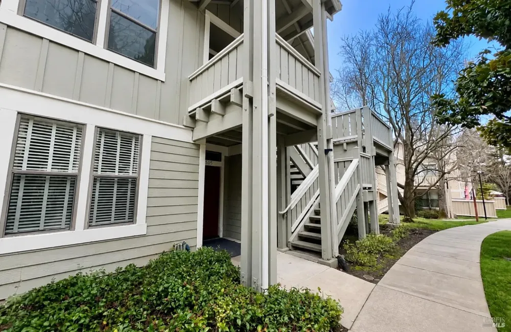 615 Cherry Avenue Sonoma, CA 95476