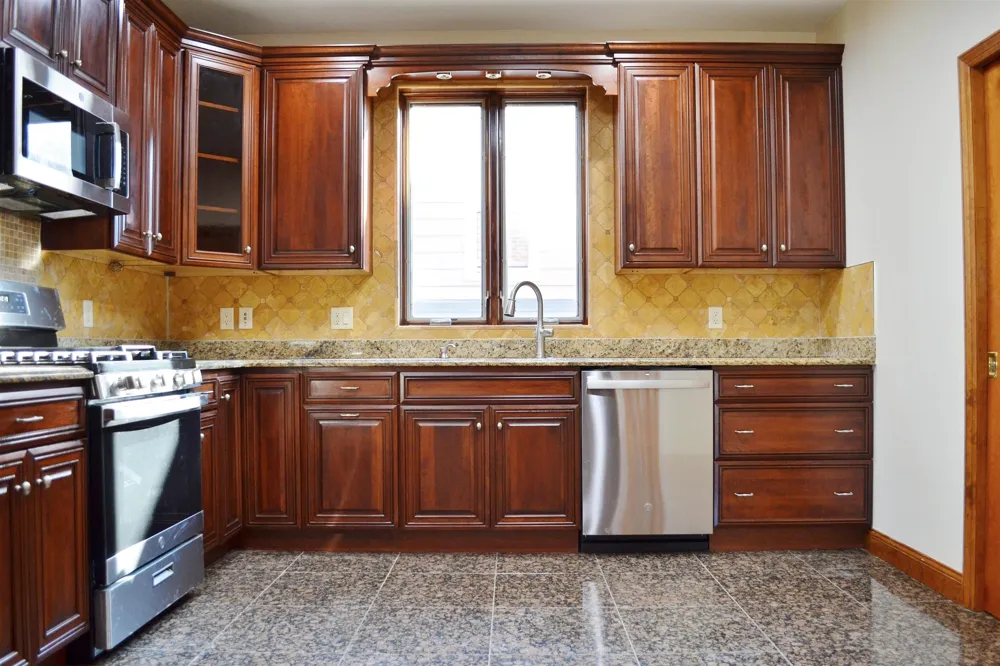 198-200 WEST 52ND ST Bayonne, NJ 07002