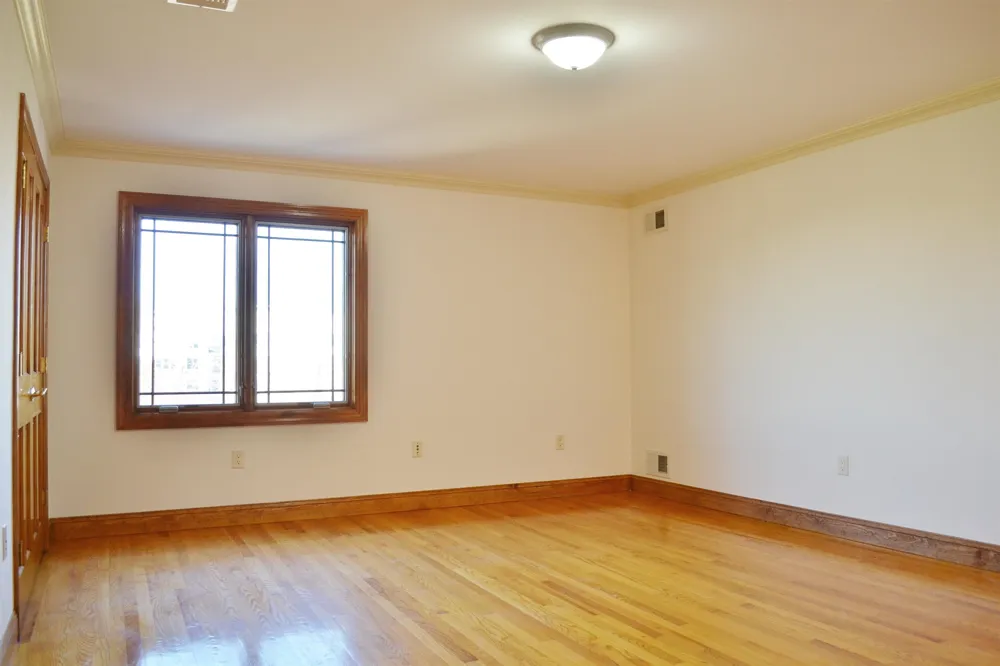 198-200 WEST 52ND ST Bayonne, NJ 07002