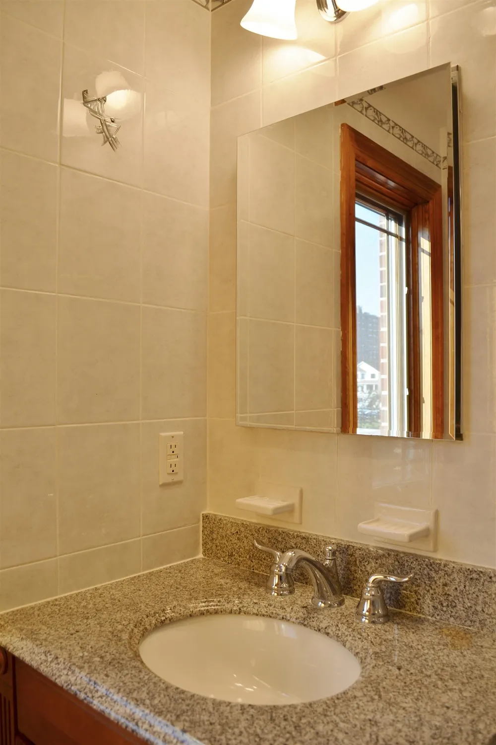 198-200 WEST 52ND ST Bayonne, NJ 07002