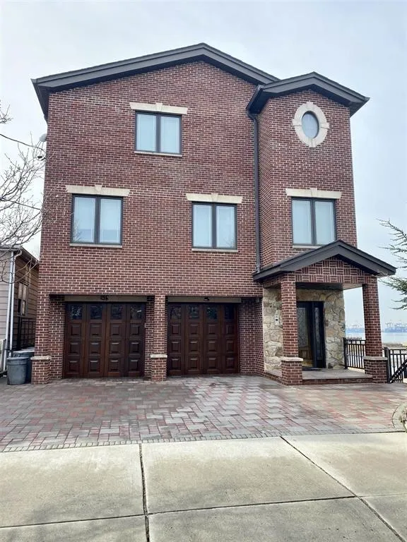 198-200 WEST 52ND ST Bayonne, NJ 07002