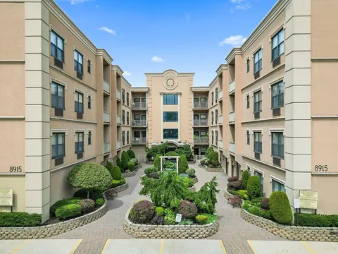 8915 BERGENWOOD AVE