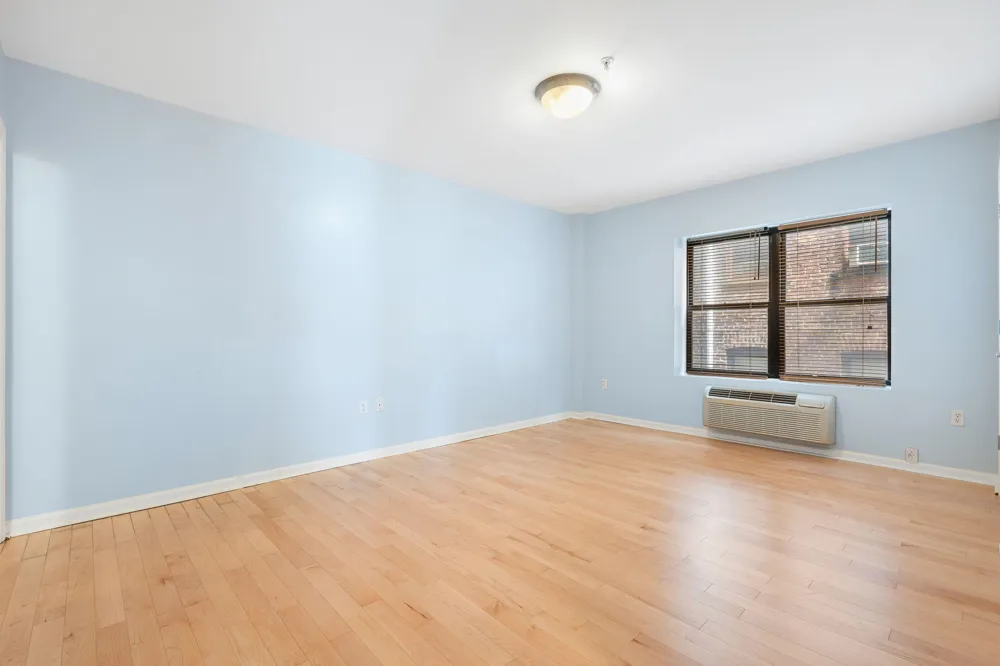 8915 BERGENWOOD AVE North Bergen, NJ 07047