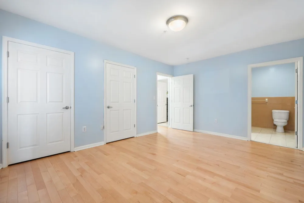 8915 BERGENWOOD AVE North Bergen, NJ 07047