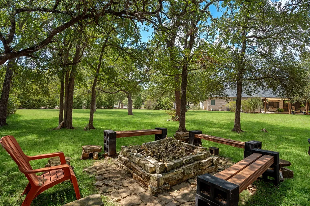 813 Oak Branch Drive Georgetown, TX 78633