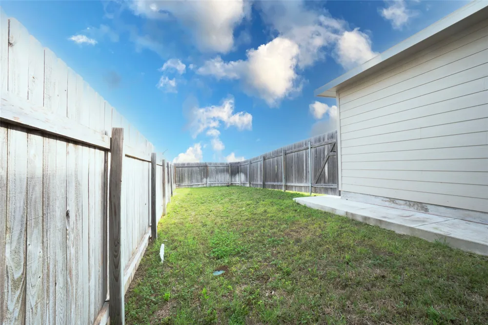 217 Bent Creek Drive Hutto, TX 78634