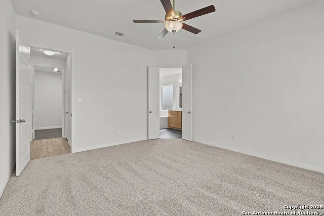 165 Annette Dr Castroville, TX 78009