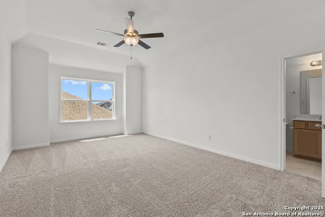 165 Annette Dr Castroville, TX 78009