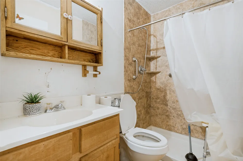 404 Yellow Jacket Drive Ferris, TX 75125