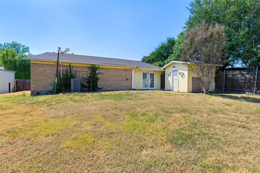 404 Yellow Jacket Drive Ferris, TX 75125